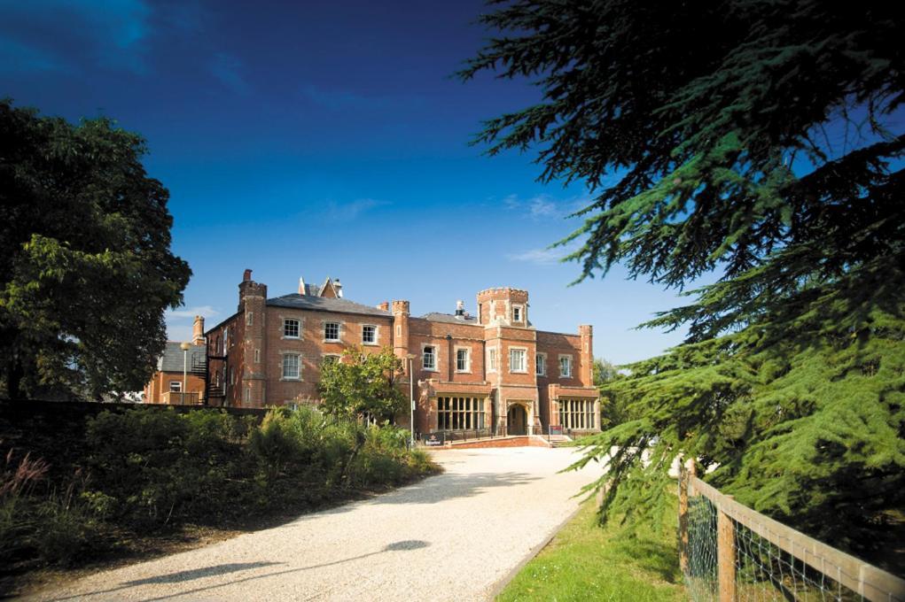 The Cedars Hotel Wokingham Exteriör bild