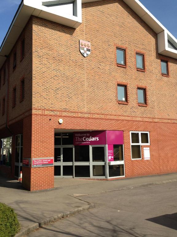 The Cedars Hotel Wokingham Exteriör bild