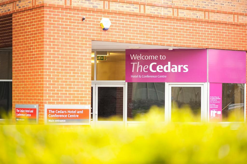 The Cedars Hotel Wokingham Exteriör bild